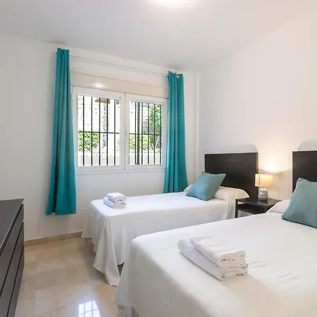 בית נופש Aguamarina Gamonal - With Free Wifi מארבלה